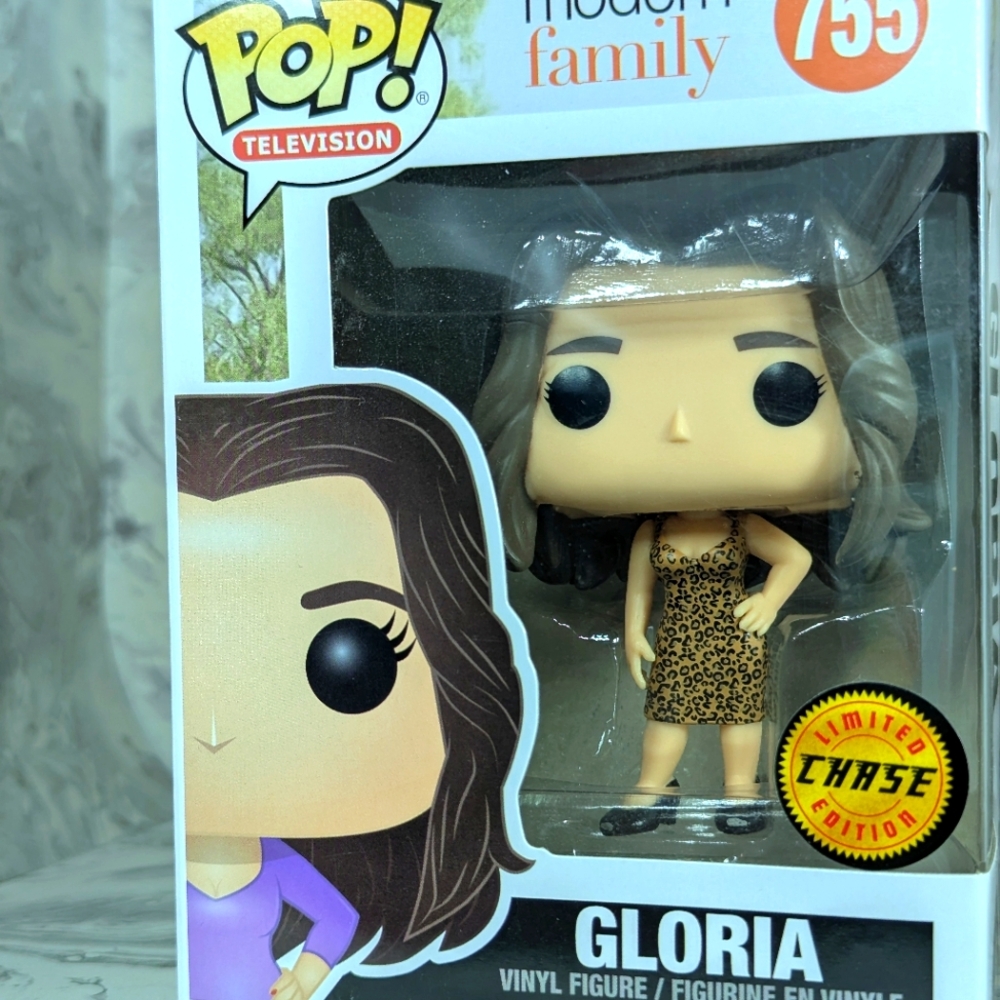 Funko Pop Modern Family Gloria 755 Chase, Leopard Print Dress, MIB